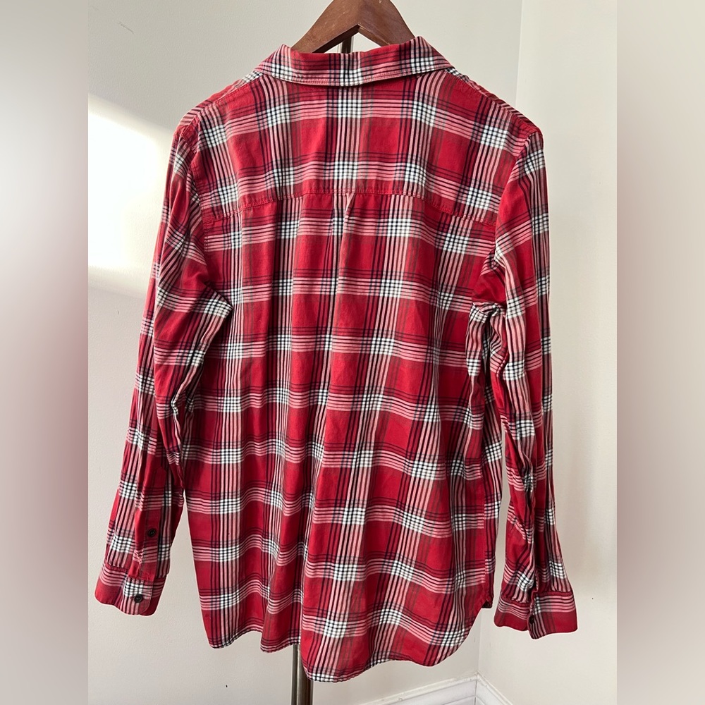 Very comfy button down. No rips, tears, stains.